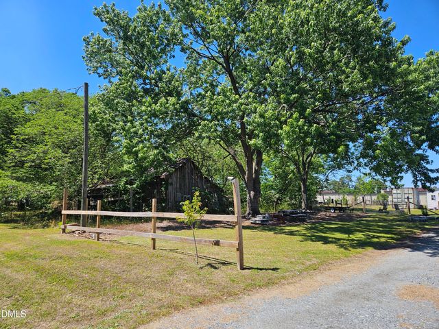 87 E Williams Street, Coats, NC 27521