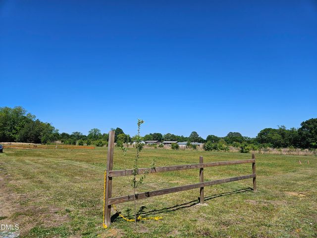 87 E Williams Street, Coats, NC 27521