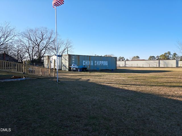 87 E Williams Street, Coats, NC 27521