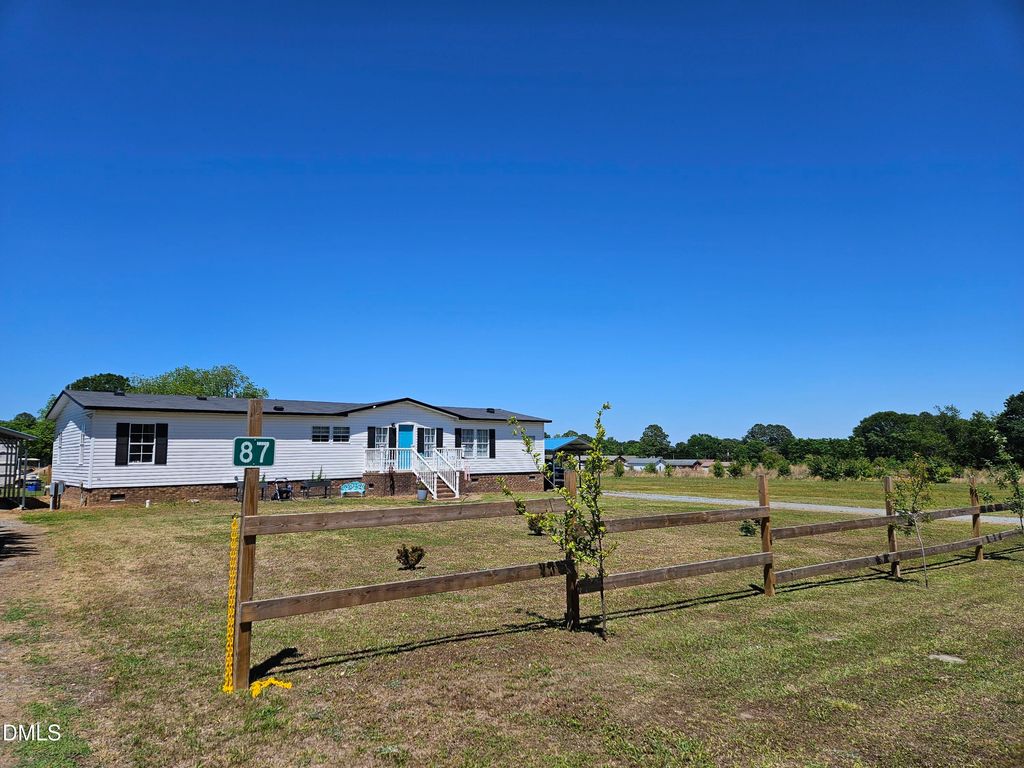 87 E Williams Street, Coats, NC 27521