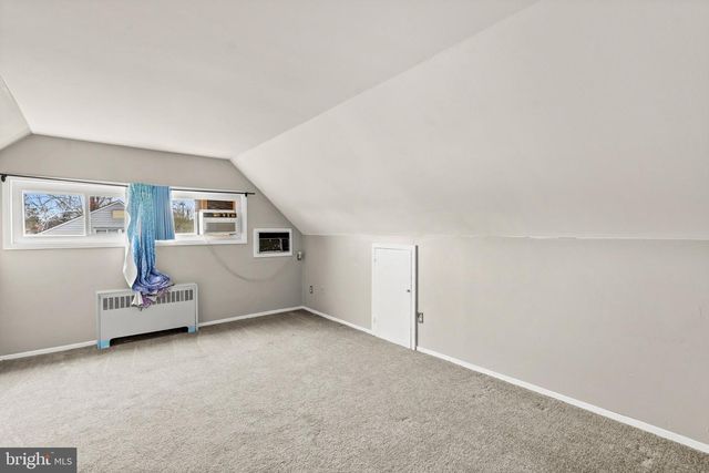 105 INDIAN CREEK DR, Levittown, PA 19057