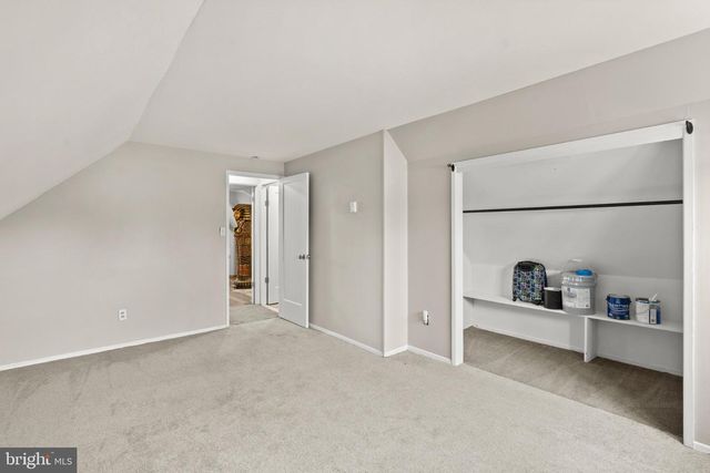 105 INDIAN CREEK DR, Levittown, PA 19057