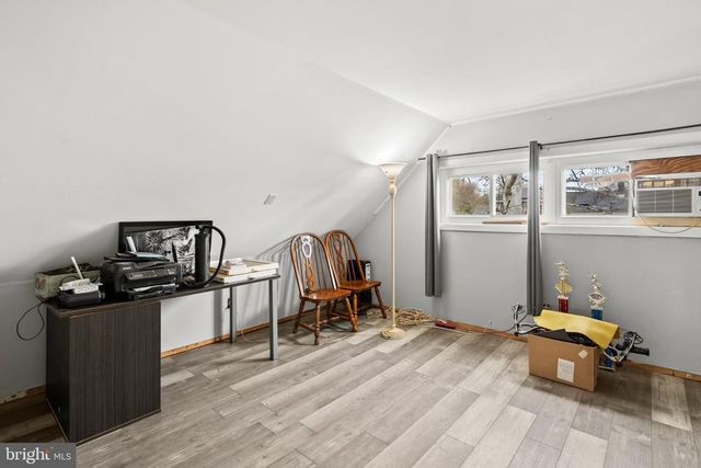 105 INDIAN CREEK DR, Levittown, PA 19057