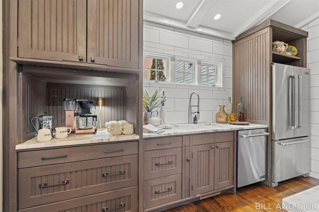 24 Chestnut Street, Douglas, MI 49406