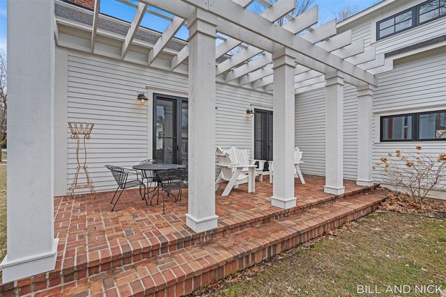 24 Chestnut Street, Douglas, MI 49406