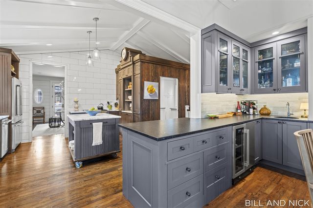 24 Chestnut Street, Douglas, MI 49406