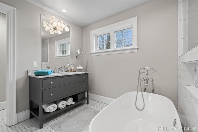 24 Chestnut Street, Douglas, MI 49406