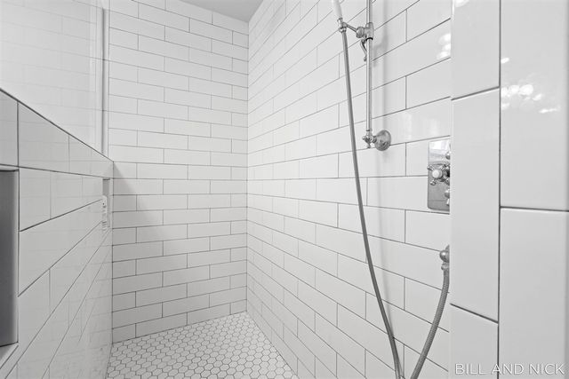 24 Chestnut Street, Douglas, MI 49406