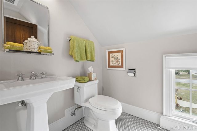 24 Chestnut Street, Douglas, MI 49406