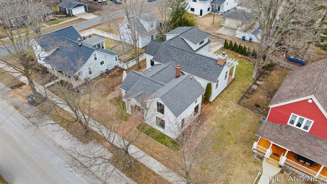 24 Chestnut Street, Douglas, MI 49406