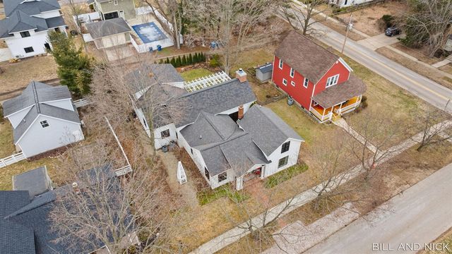 24 Chestnut Street, Douglas, MI 49406