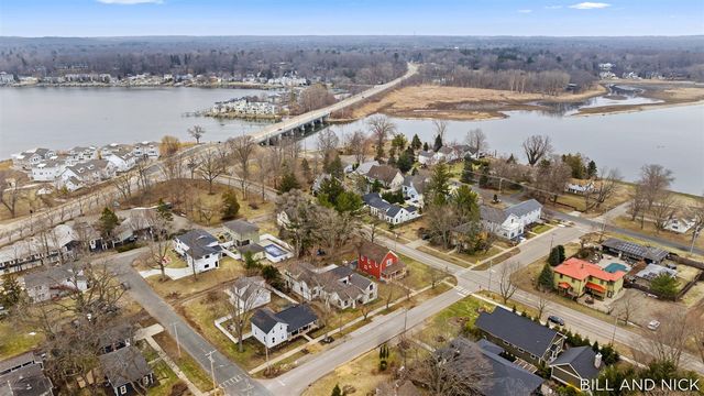 24 Chestnut Street, Douglas, MI 49406