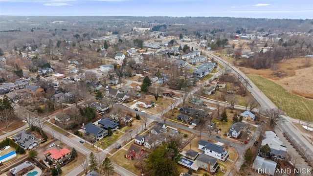 24 Chestnut Street, Douglas, MI 49406