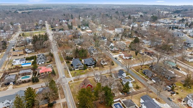 24 Chestnut Street, Douglas, MI 49406