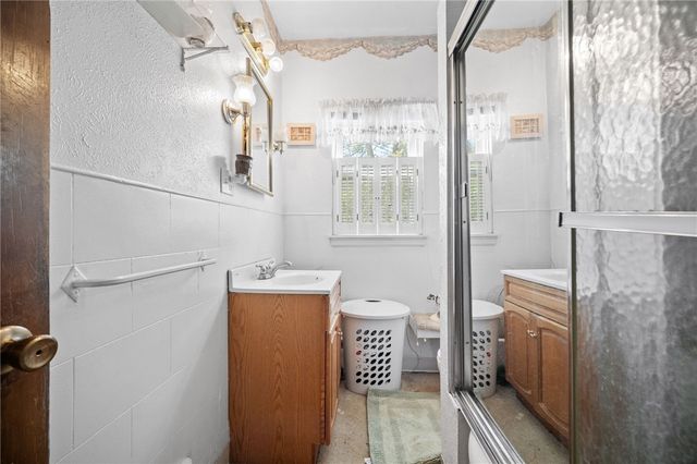 226 Elm St, Canonsburg, PA 15317