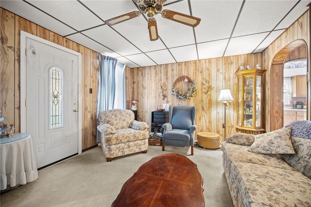 226 Elm St, Canonsburg, PA 15317
