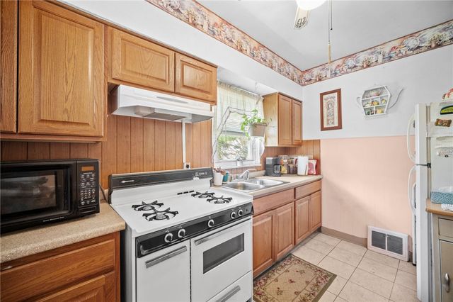 226 Elm St, Canonsburg, PA 15317