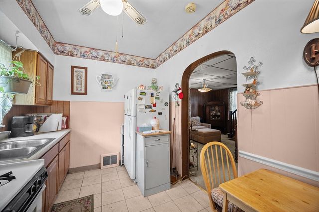 226 Elm St, Canonsburg, PA 15317