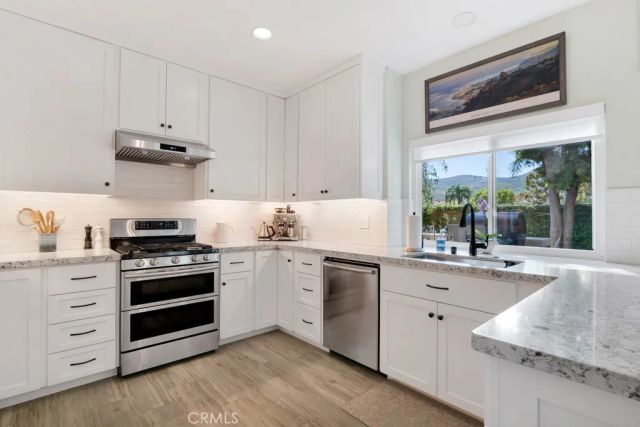 305 Saint Thomas, Oak Park, CA 91377