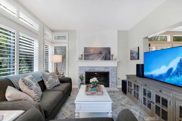 305 Saint Thomas, Oak Park, CA 91377