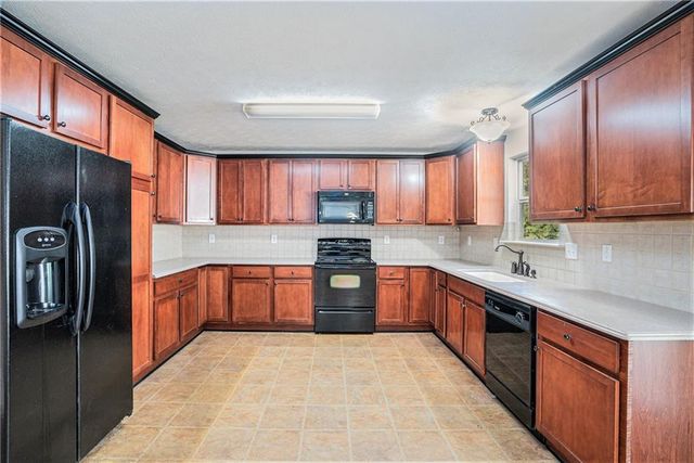 3502 Louella Lake Court, Snellville, GA 30039