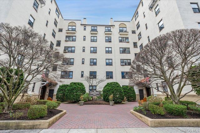 17 N Chatsworth Avenue 3L, Larchmont, NY 10538