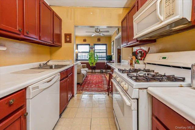17 N Chatsworth Avenue 3L, Larchmont, NY 10538