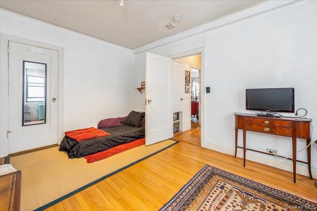 17 N Chatsworth Avenue 3L, Larchmont, NY 10538