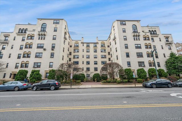 17 N Chatsworth Avenue 3L, Larchmont, NY 10538