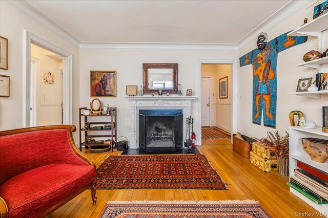 17 N Chatsworth Avenue 3L, Larchmont, NY 10538