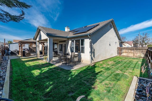 1573 Fireside Way, Lemoore, CA 93245