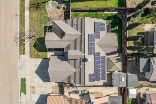 1573 Fireside Way, Lemoore, CA 93245