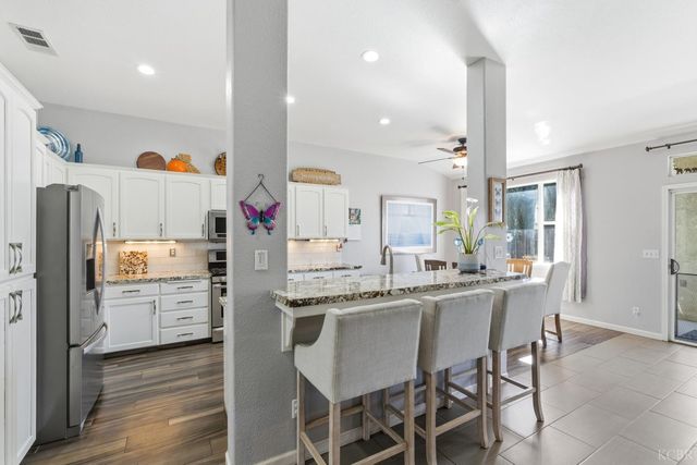 1573 Fireside Way, Lemoore, CA 93245