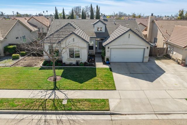 1573 Fireside Way, Lemoore, CA 93245