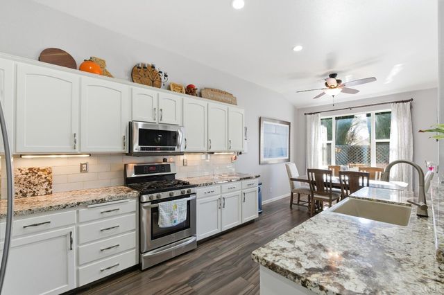 1573 Fireside Way, Lemoore, CA 93245