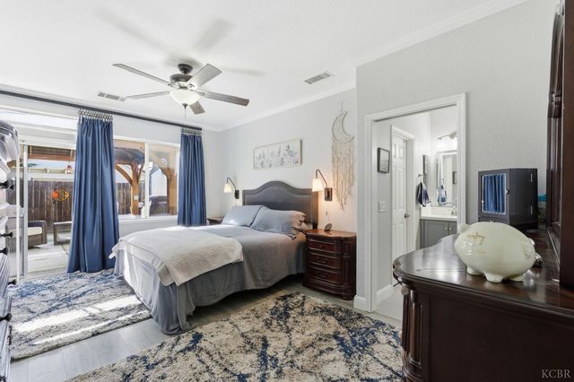 1573 Fireside Way, Lemoore, CA 93245