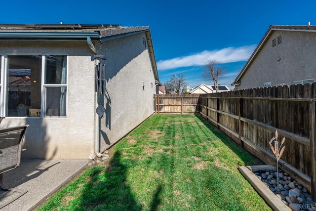 1573 Fireside Way, Lemoore, CA 93245