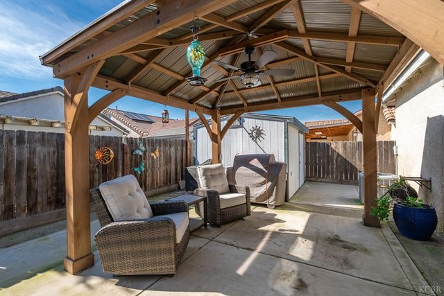 1573 Fireside Way, Lemoore, CA 93245
