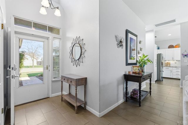 1573 Fireside Way, Lemoore, CA 93245