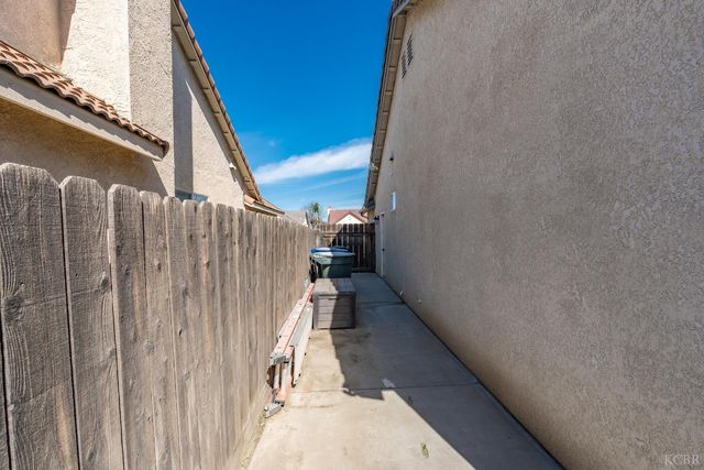 1573 Fireside Way, Lemoore, CA 93245