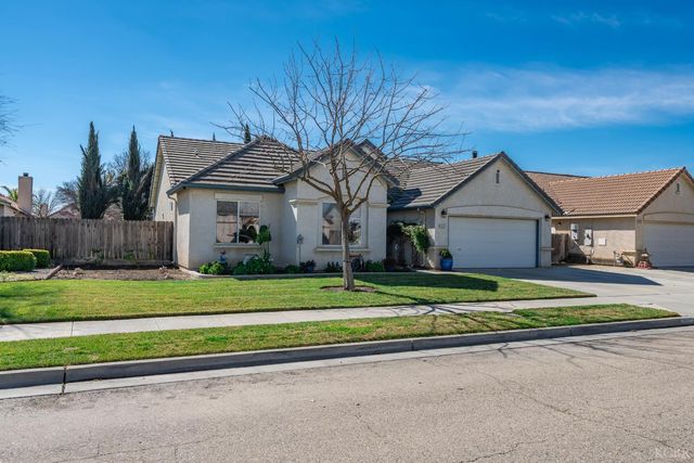 1573 Fireside Way, Lemoore, CA 93245