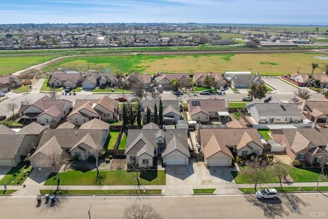 1573 Fireside Way, Lemoore, CA 93245