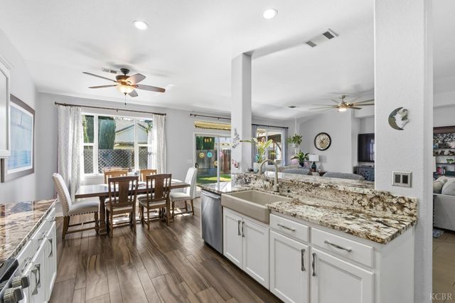 1573 Fireside Way, Lemoore, CA 93245