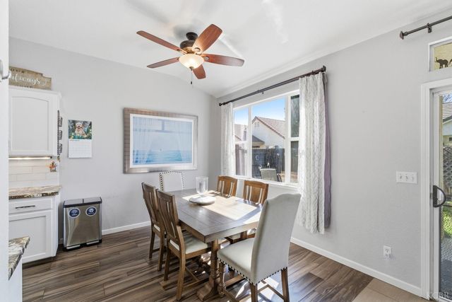 1573 Fireside Way, Lemoore, CA 93245