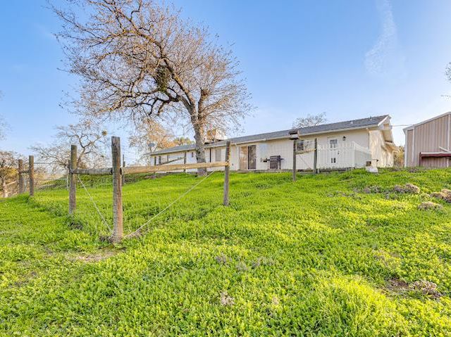 42485 John Muir Drive, Coarsegold, CA 93614