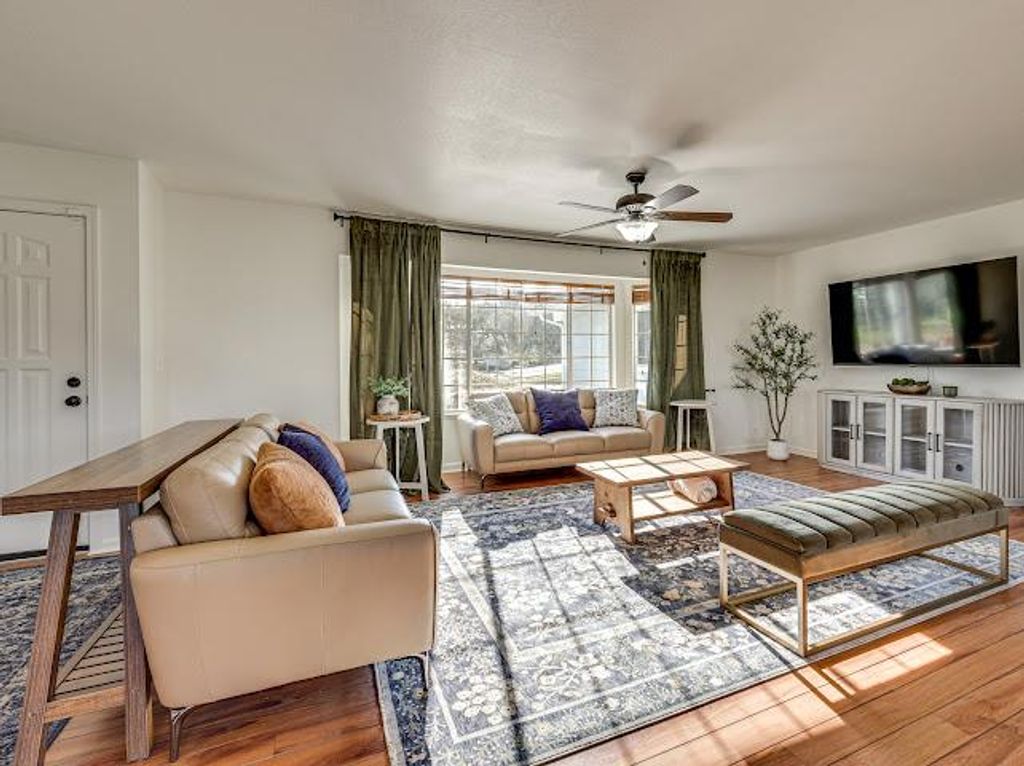 Image 12 of property listing at 42485 John Muir Drive, Coarsegold, CA 93614