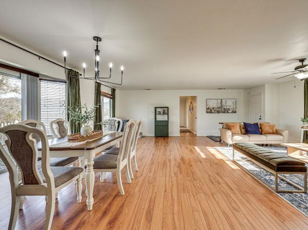 Image 13 of property listing at 42485 John Muir Drive, Coarsegold, CA 93614