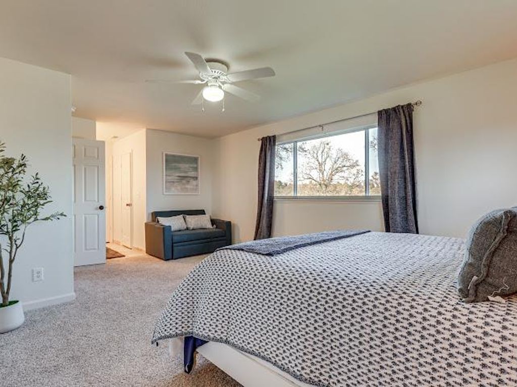 Image 26 of property listing at 42485 John Muir Drive, Coarsegold, CA 93614