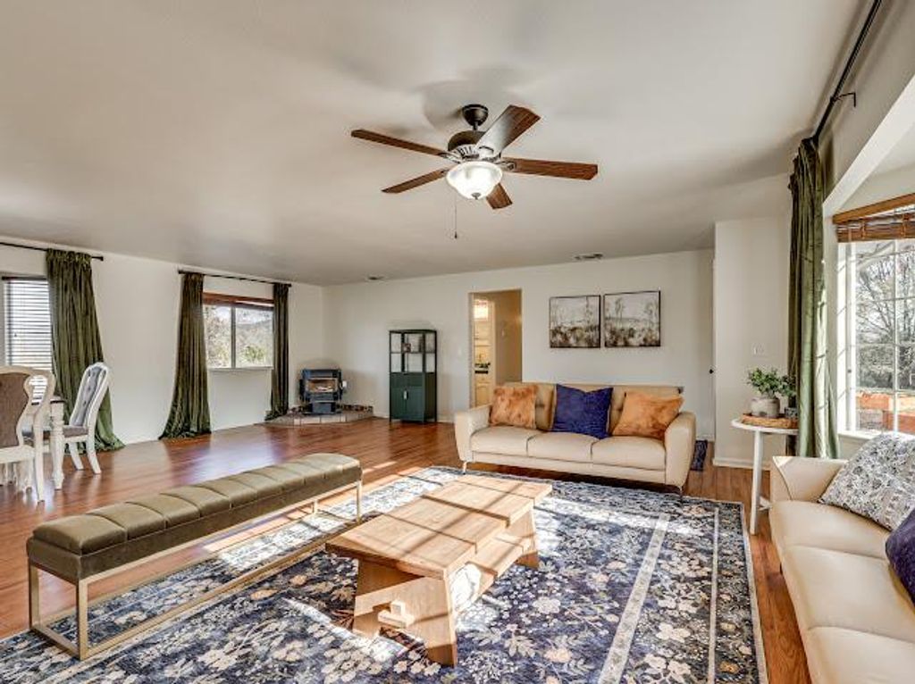 Image 8 of property listing at 42485 John Muir Drive, Coarsegold, CA 93614