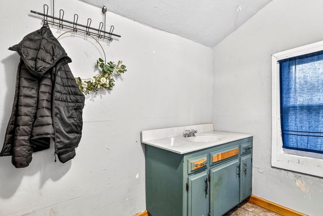 2801 W Washita Street, Springfield, MO 65807